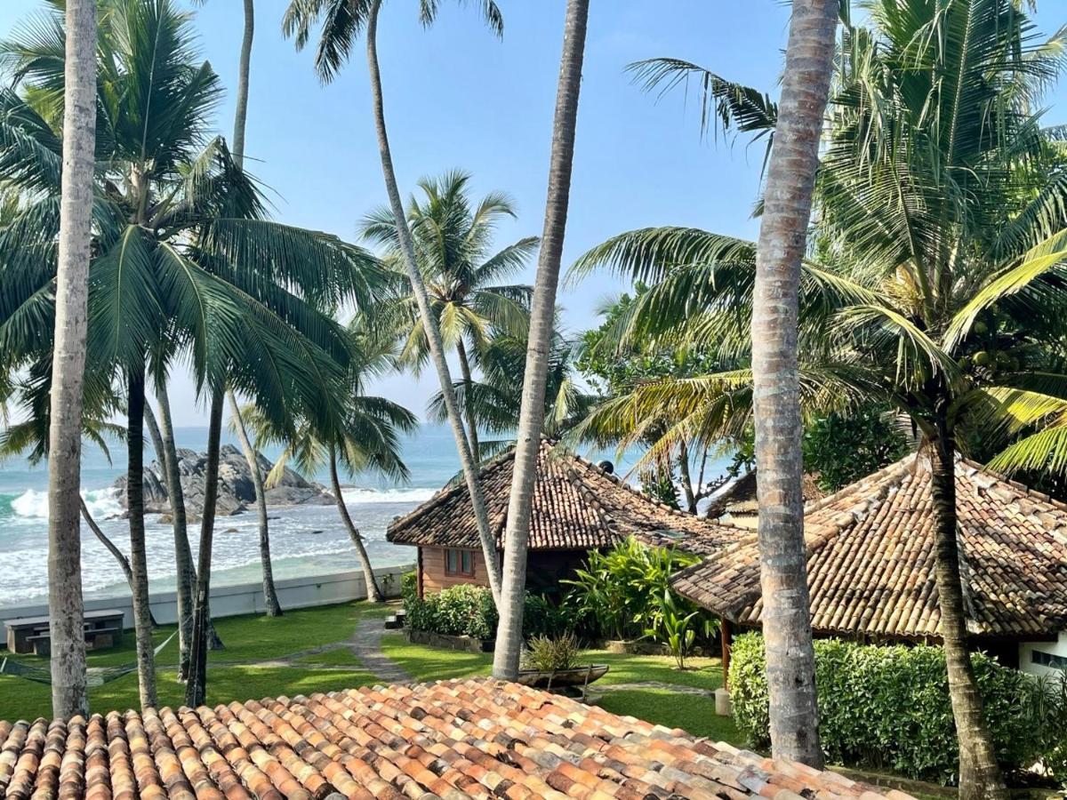 Rockside Cabanas Hotel Unawatuna Bagian luar foto
