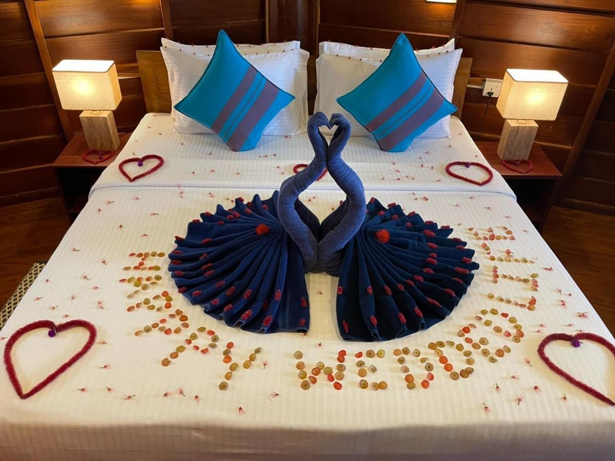 Rockside Cabanas Hotel Unawatuna Bagian luar foto