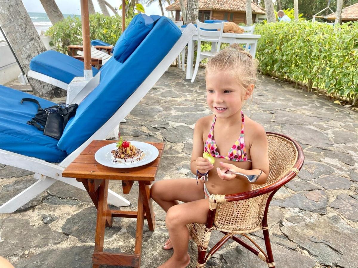 Rockside Cabanas Hotel Unawatuna Bagian luar foto