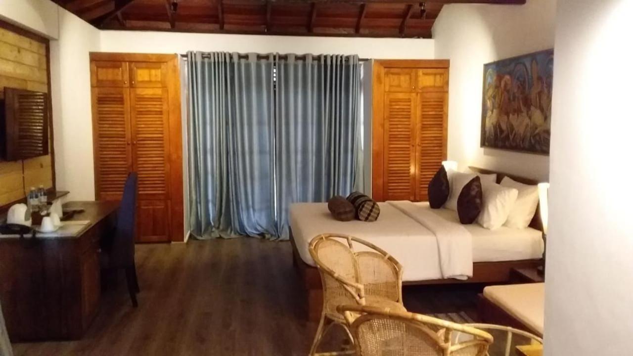 Rockside Cabanas Hotel Unawatuna Bagian luar foto