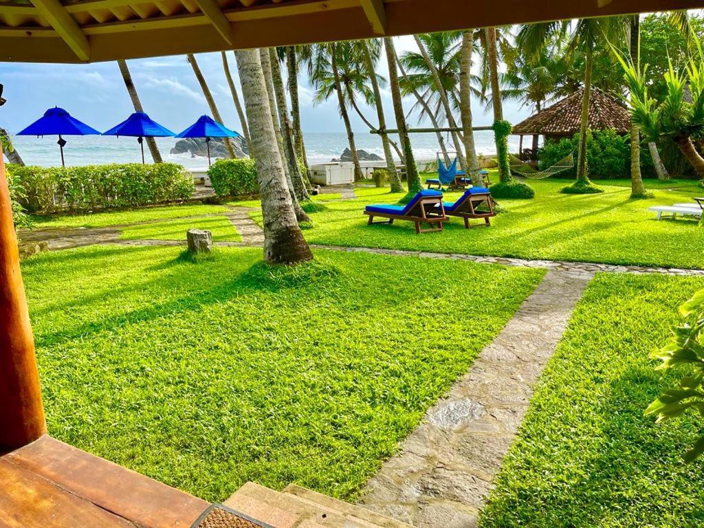Rockside Cabanas Hotel Unawatuna Bagian luar foto