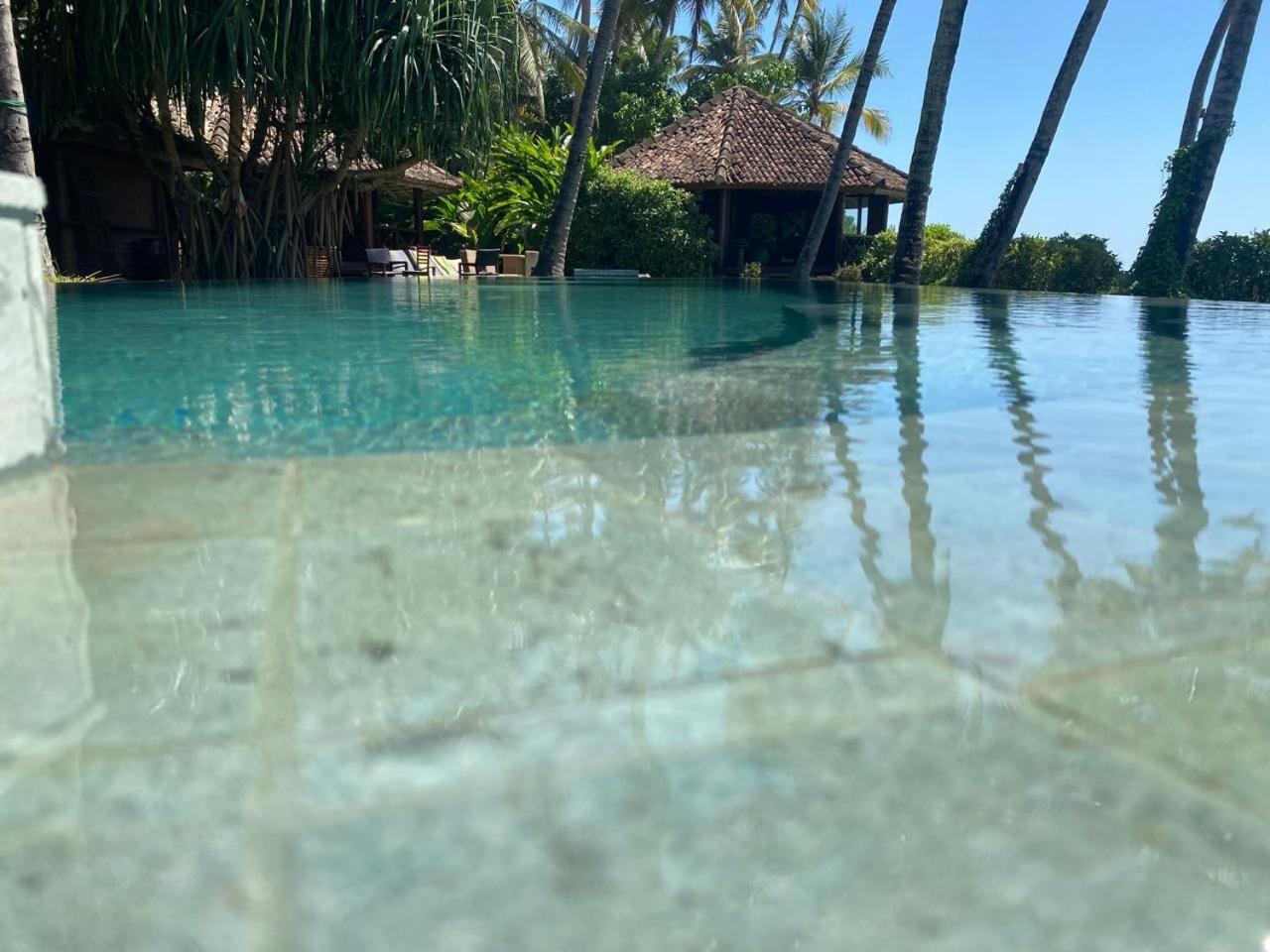 Rockside Cabanas Hotel Unawatuna Bagian luar foto